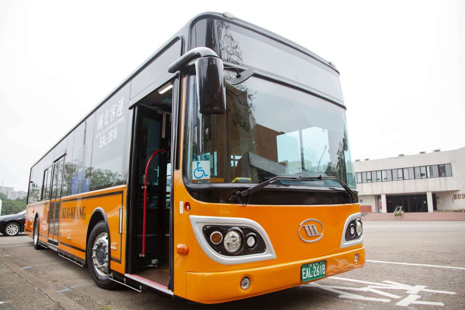  竹市 「先導公車」由國光客運取得路線經營權，將採購10輛電動公車投入經營