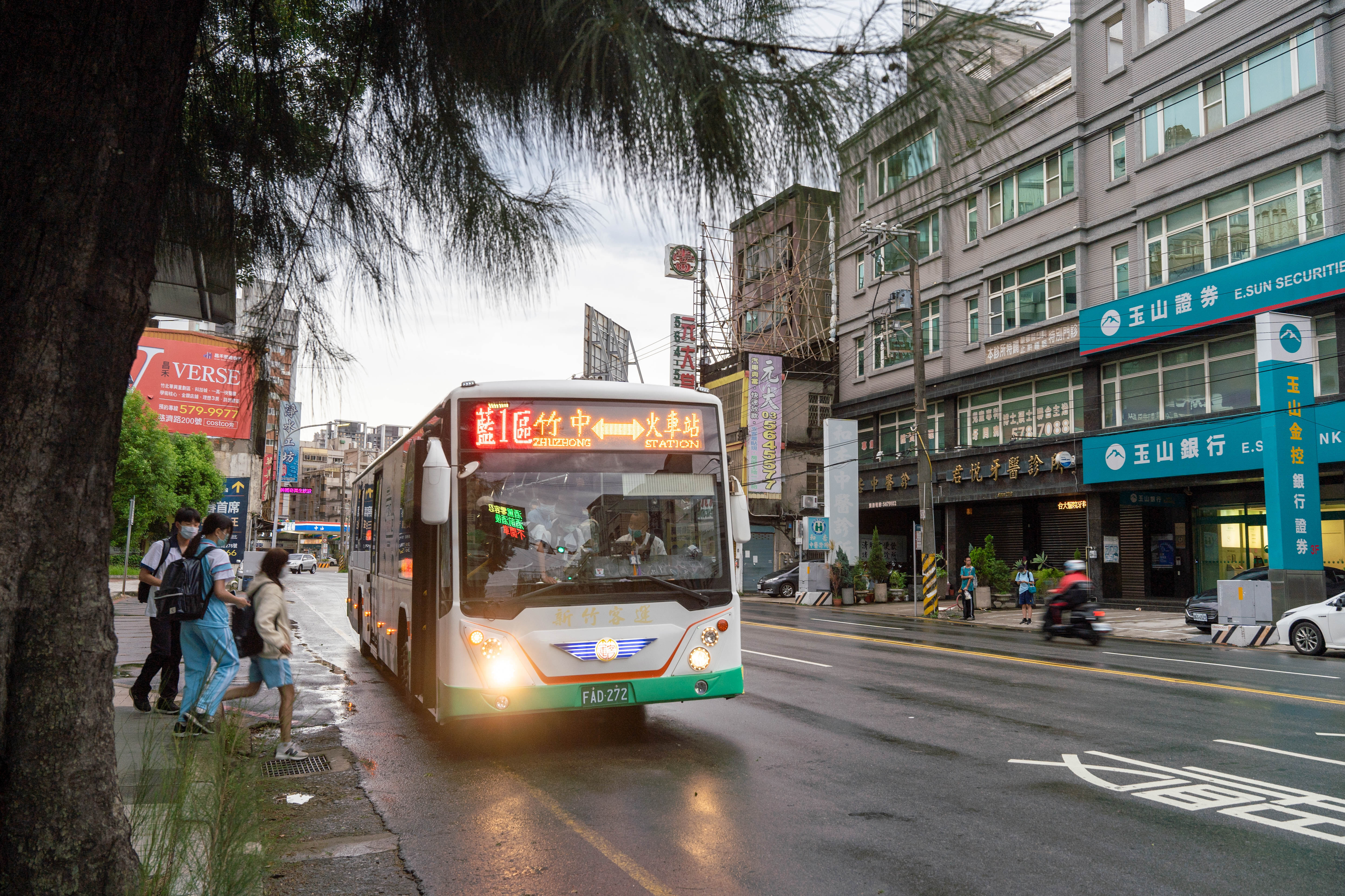 竹市藍1區公車1/6起每日增6班、尖峰時間縮短每10-15分鐘一班。